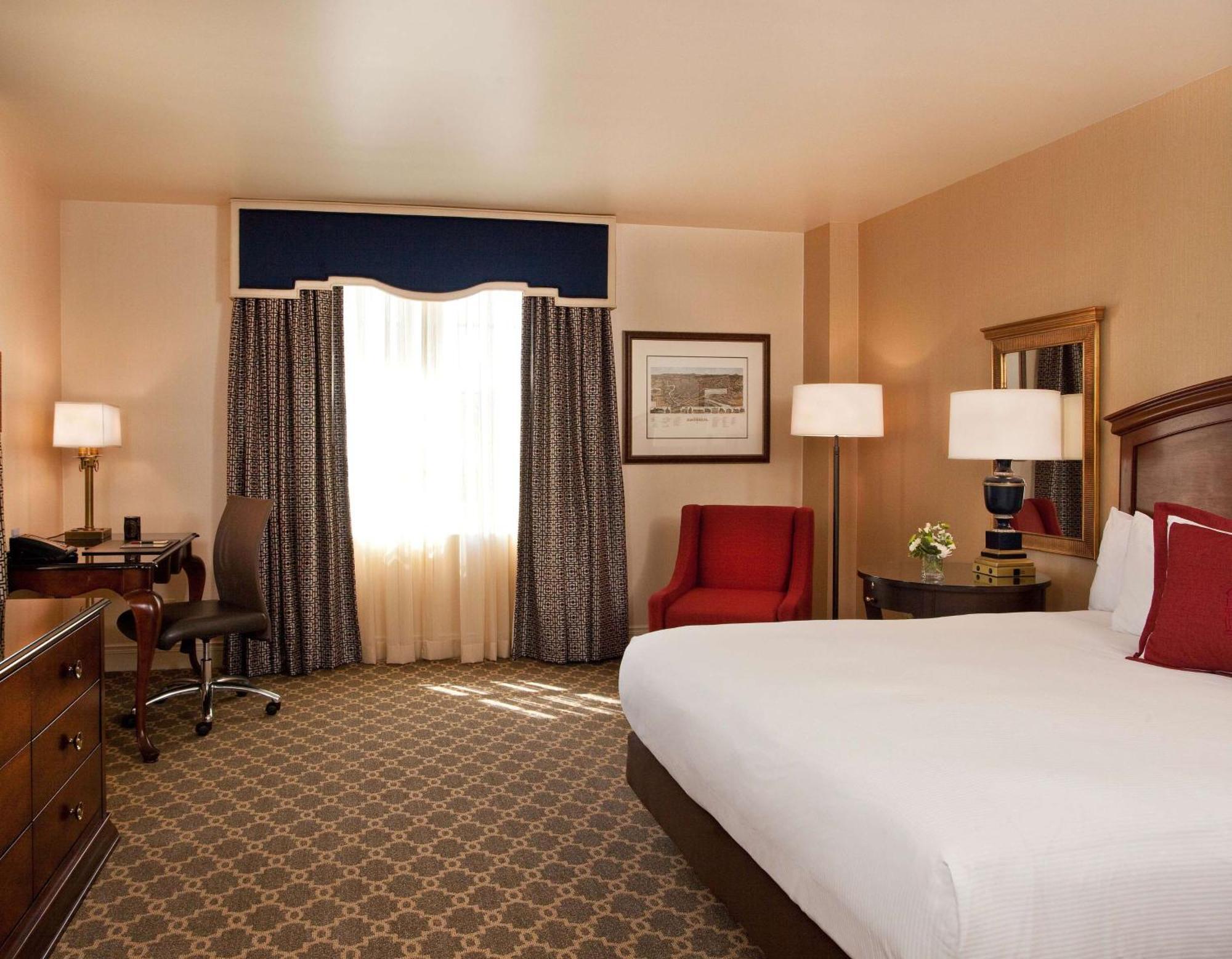 Hotel Roanoke & Conference Center, Curio Collection By Hilton Luaran gambar